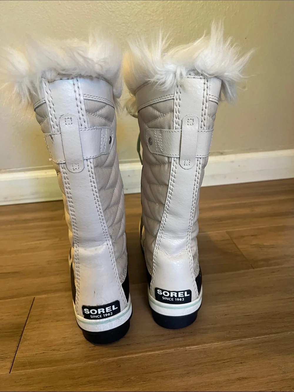 Sorel Tofino II Faux Fur Lined Waterproof Boot Womens 9